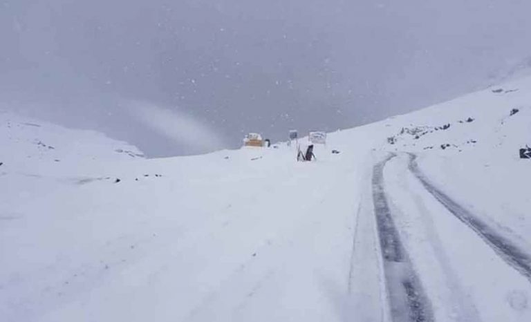 rohtang pass snowfall