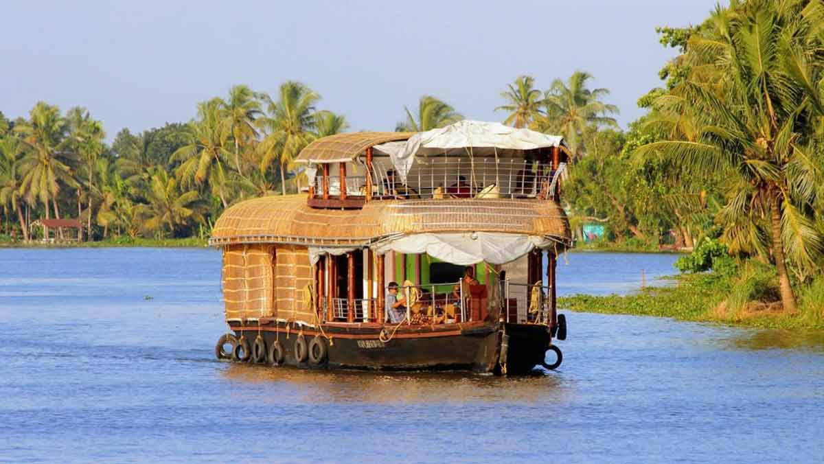 backwaters in Alappuzha