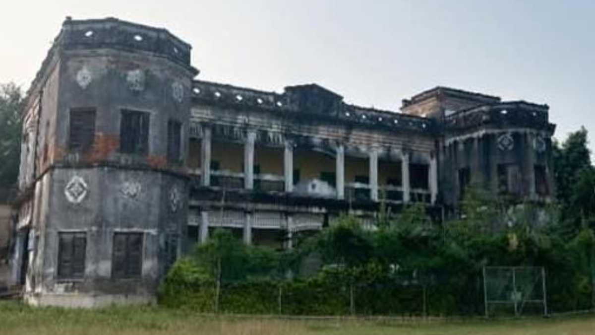 জঙ্গলমহল ঝাড়গ্রামের অন্যতম দর্শনীয় স্থান চিলকিগড় রাজবাড়ি