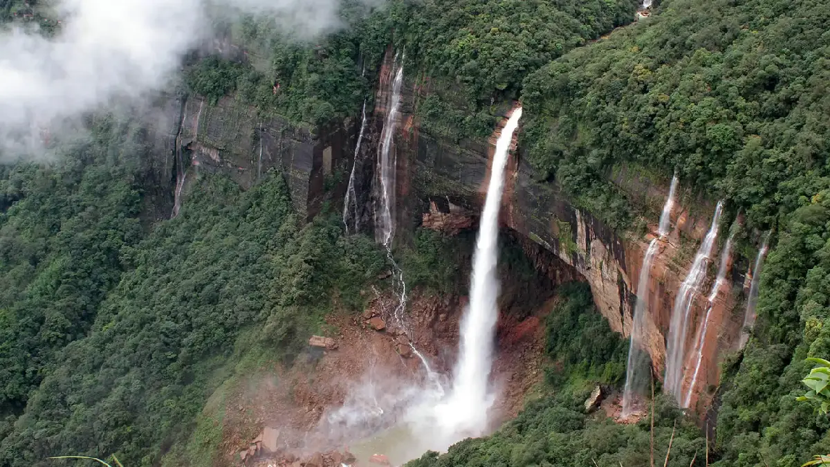 কম বাজেটে মেঘালয় ভ্রমণ: ৫-৬ দিনে ২৫ হাজার টাকার মধ্যে স্বপ্নের সফর
