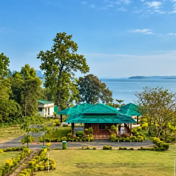 পাহাড়ের কোলে জলাধার, জঙ্গলে কৃষ্ণসার—কোথায় দু’দিনের শান্তির এই অফবিট ঠিকানা?